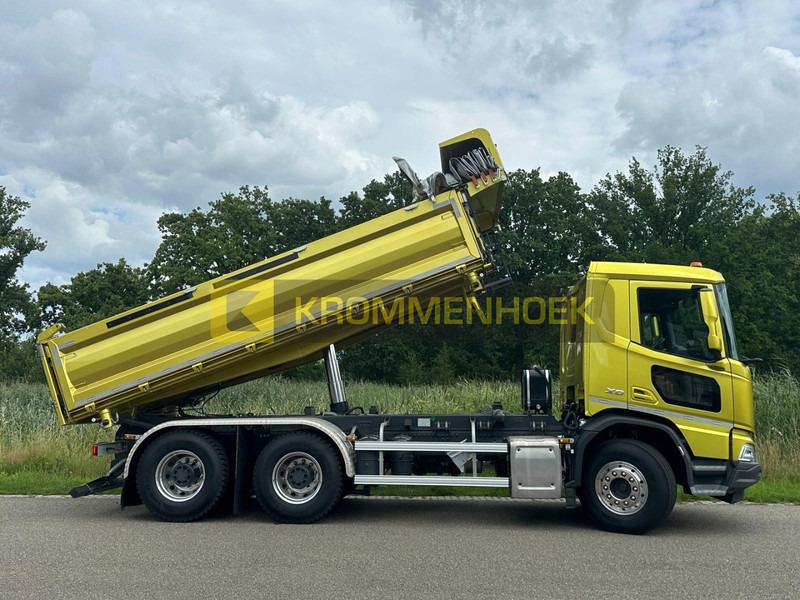 DAF XD 450 FAT Demo | 6x4 | 3 zijdige Kipper - Camião basculante: foto 2 DAF XD 450 FAT Demo | 6x4 | 3 zijdige Kipper - Camião basculante: foto 2