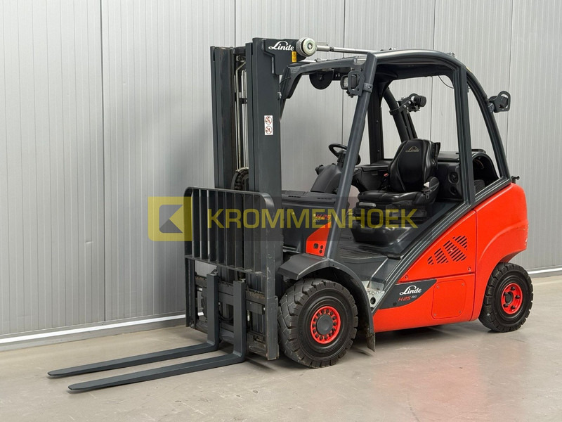Linde H 25 T - Empilhadeira a gás: foto 2 Linde H 25 T - Empilhadeira a gás: foto 2