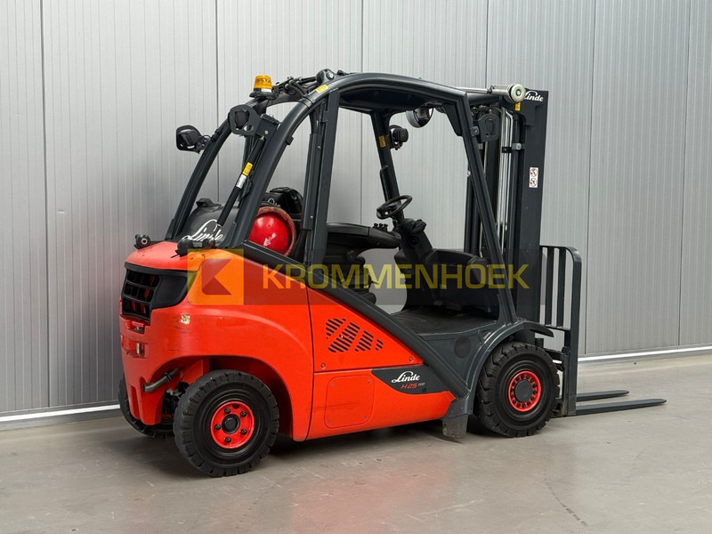 Linde H 25 T - Empilhadeira a gás: foto 4 Linde H 25 T - Empilhadeira a gás: foto 4