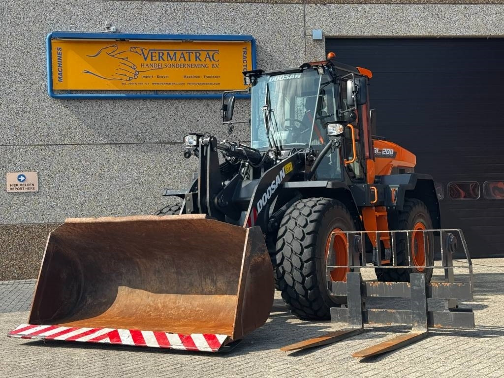 Doosan DEVELON /DL200-7, central lubrication, 2022 - Mini pá carregadora: foto 2 Doosan DEVELON /DL200-7, central lubrication, 2022 - Mini pá carregadora: foto 2