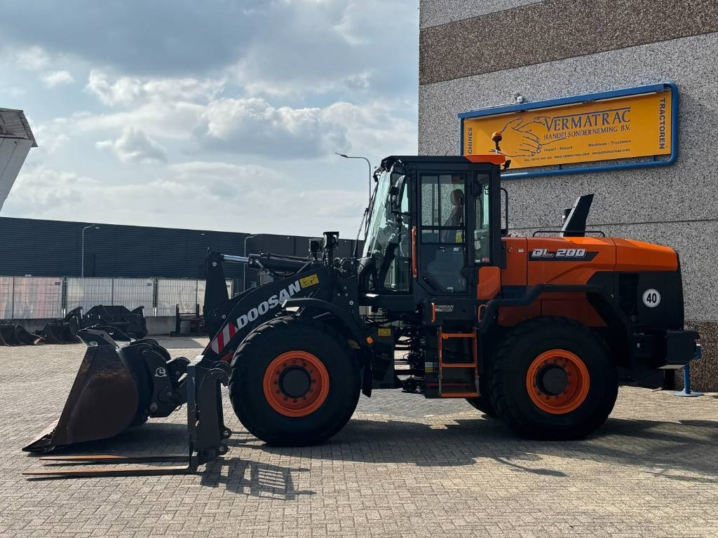 Doosan DEVELON / DOOSAN DL200-7, central lubrication, 202 - Mini pá carregadora: foto 3 Doosan DEVELON / DOOSAN DL200-7, central lubrication, 202 - Mini pá carregadora: foto 3