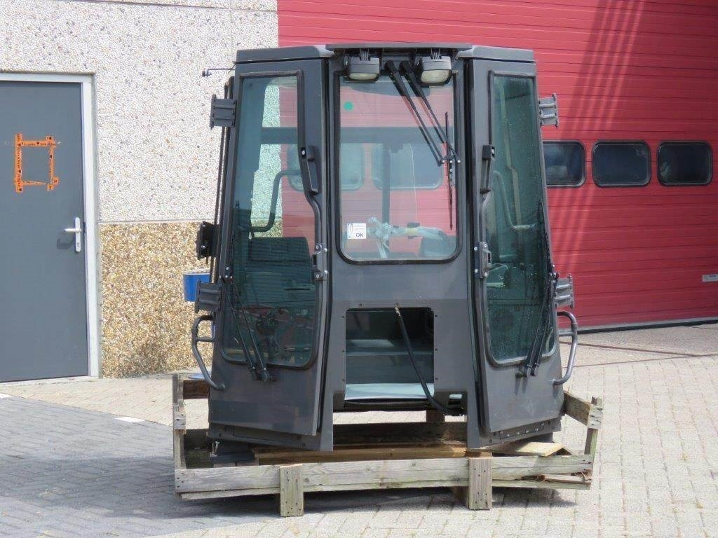 New Holland CE - Cabine por Máquina de construção: foto 5 New Holland CE - Cabine por Máquina de construção: foto 5
