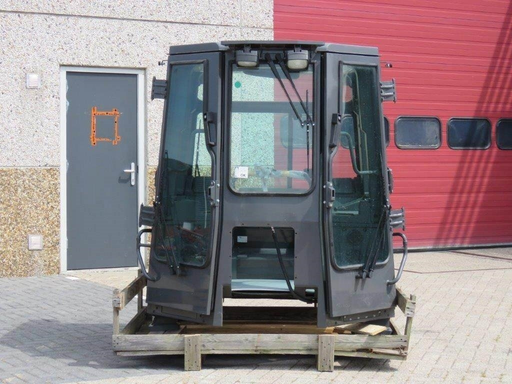New Holland CE - Cabine por Máquina de construção: foto 4 New Holland CE - Cabine por Máquina de construção: foto 4