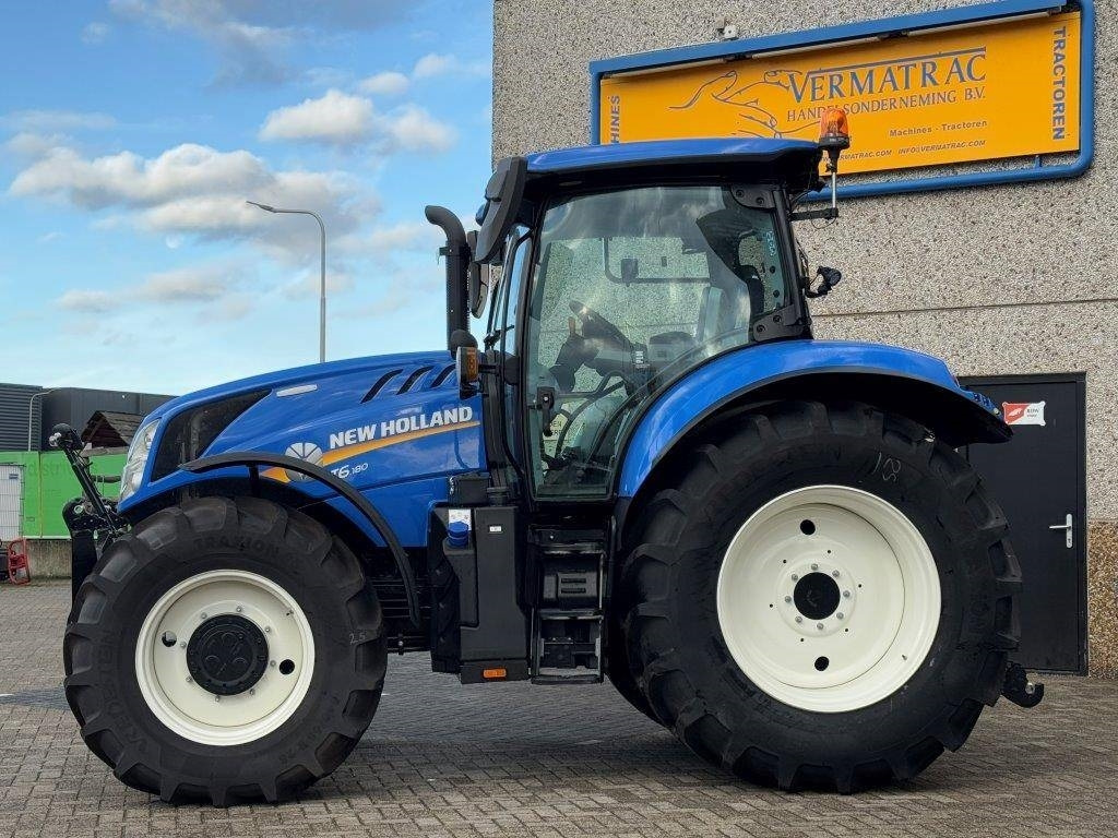 New Holland T6.180 Dynamic Command, - Trator: foto 2 New Holland T6.180 Dynamic Command, - Trator: foto 2