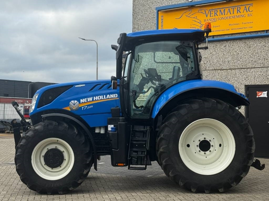 New Holland T7.225AC, frontlinkage, airbrakes, 50k, 2023!! - Trator: foto 2 New Holland T7.225AC, frontlinkage, airbrakes, 50k, 2023!! - Trator: foto 2