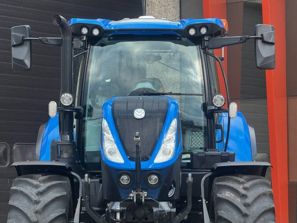 New Holland T7.225AC, frontlinkage, airbrakes, 50k, 2023!! - Trator: foto 5 New Holland T7.225AC, frontlinkage, airbrakes, 50k, 2023!! - Trator: foto 5