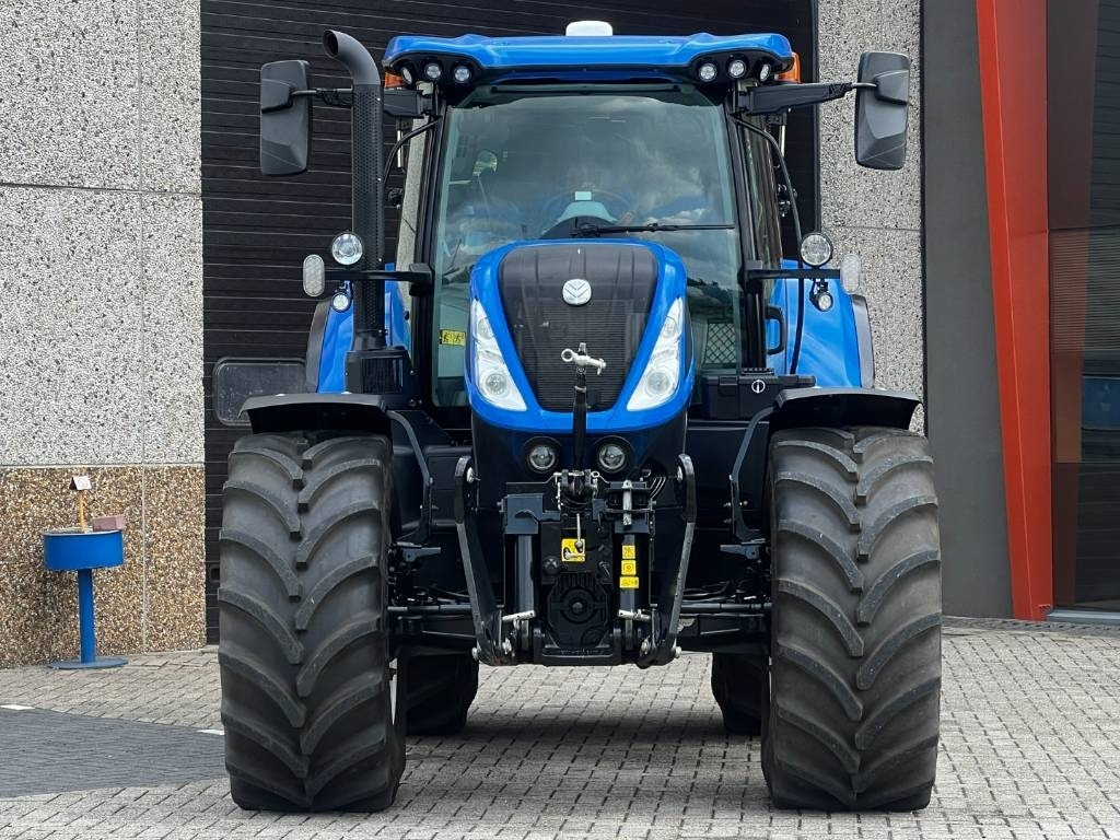 New Holland T7.270 Auto Command, GPS-RTK, frontlinkage + PTO, - Trator: foto 5 New Holland T7.270 Auto Command, GPS-RTK, frontlinkage + PTO, - Trator: foto 5