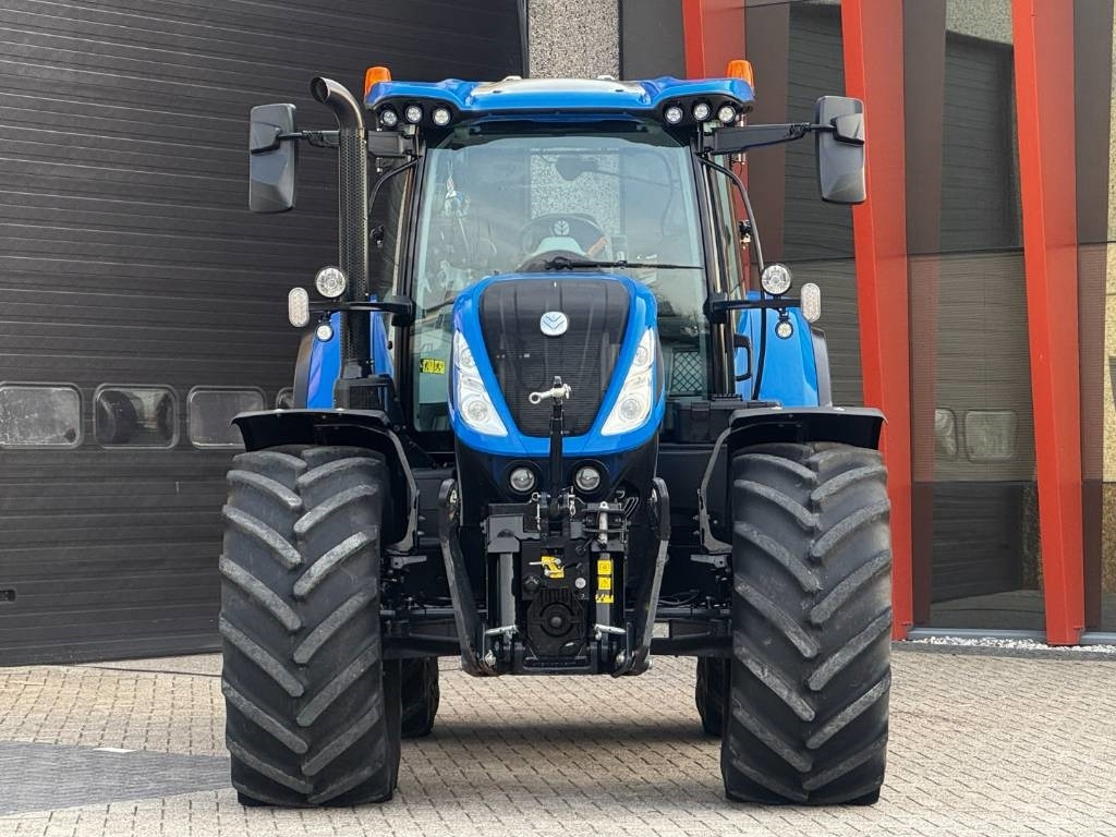 New Holland T7.270 Auto Command, frontlinkage + PTO,1091 hr - Trator: foto 5 New Holland T7.270 Auto Command, frontlinkage + PTO,1091 hr - Trator: foto 5