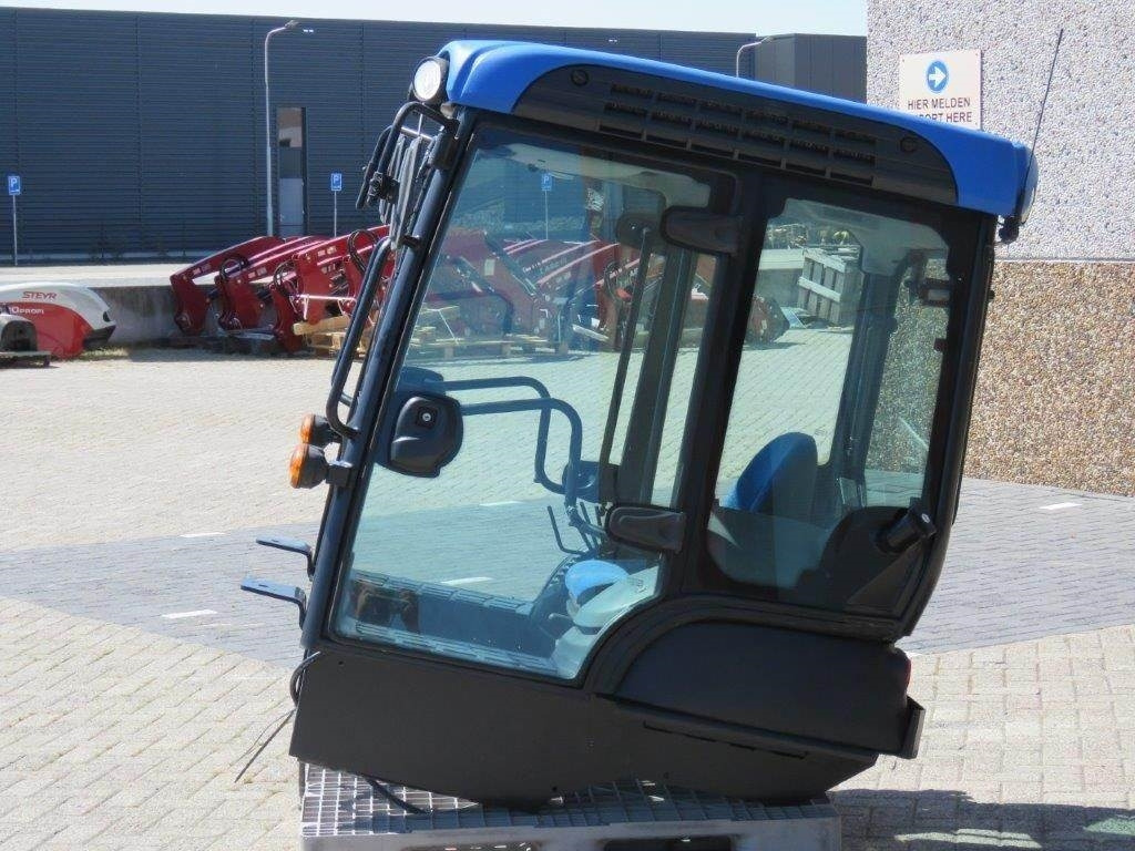 New Holland TK - Cabine por Máquina de construção: foto 3 New Holland TK - Cabine por Máquina de construção: foto 3