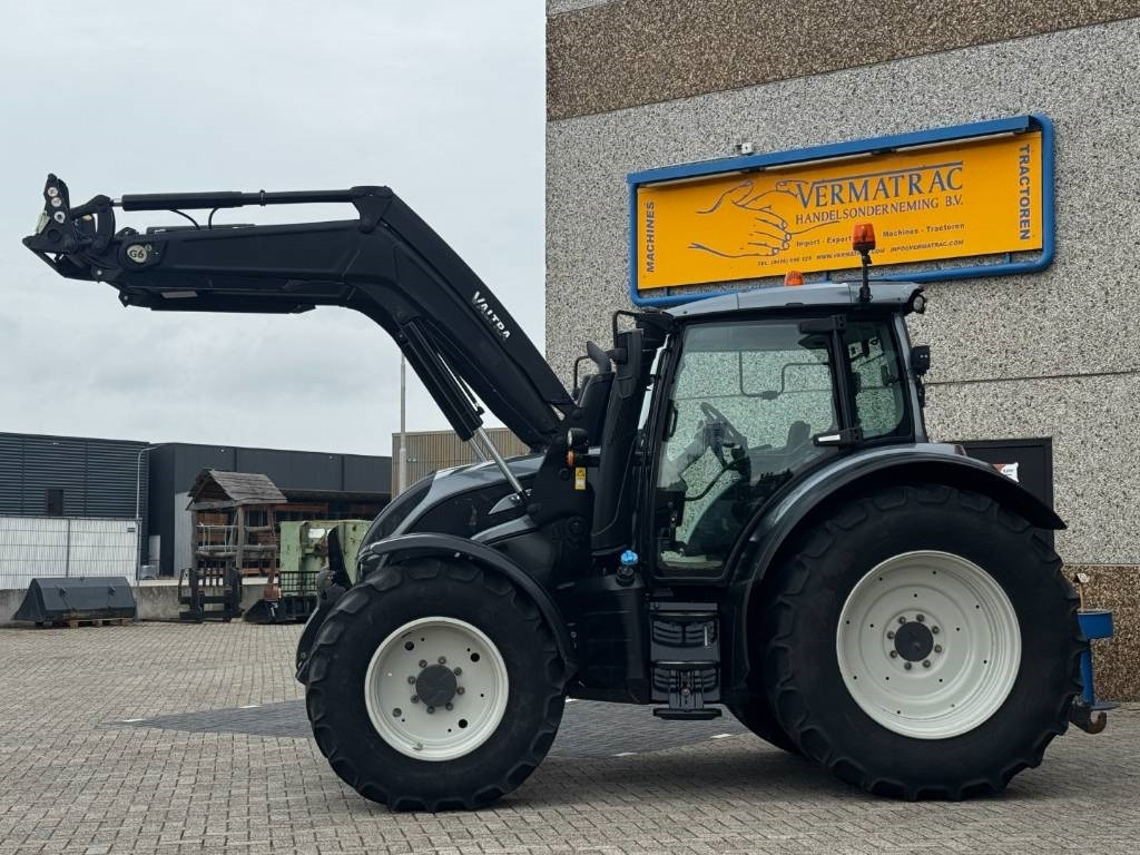 Valtra N174D, Frontlinkage + PTO, Frontloader, 3846 hours - Trator: foto 2 Valtra N174D, Frontlinkage + PTO, Frontloader, 3846 hours - Trator: foto 2