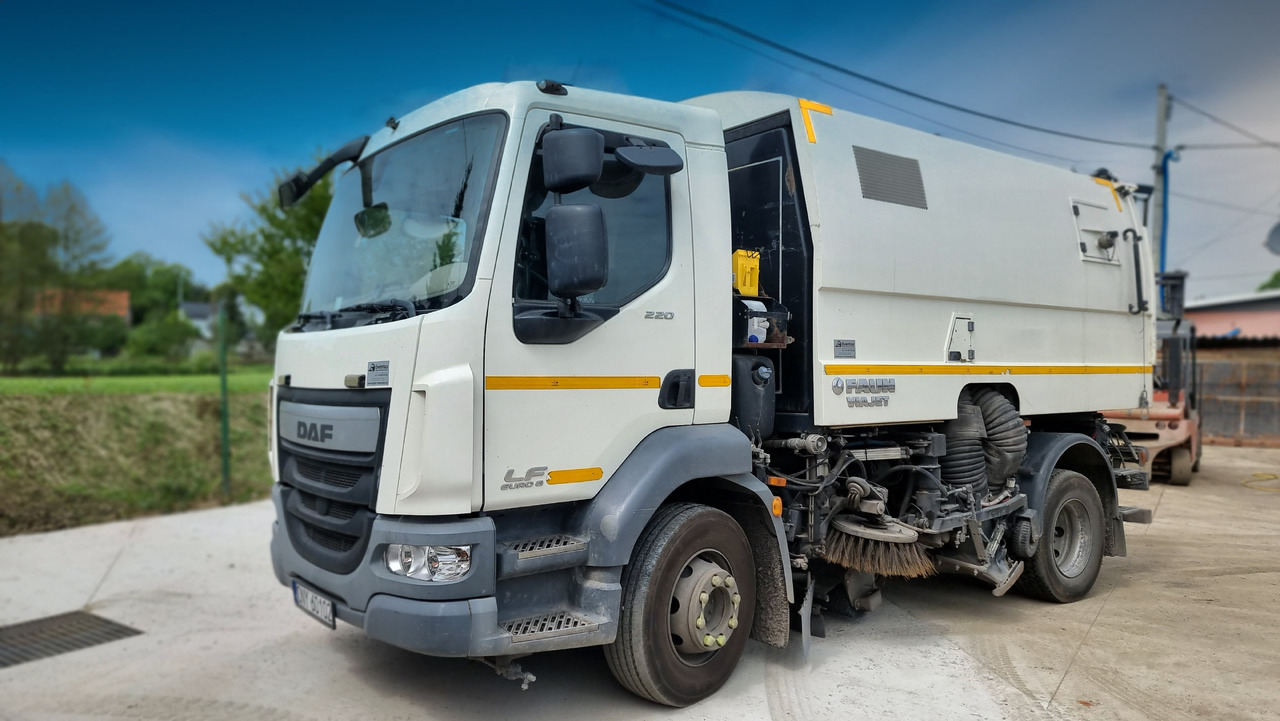DAF LF220 - Varredora urbana: foto 1 DAF LF220 - Varredora urbana: foto 1