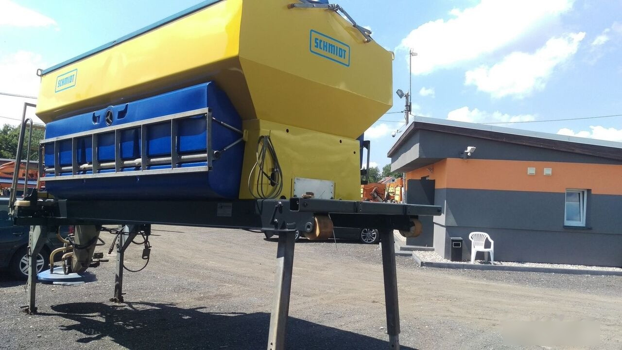 Schmidt STRATOS - Espalhador de areia/ Sal por Veículo municipal/ Especial: foto 1 Schmidt STRATOS - Espalhador de areia/ Sal por Veículo municipal/ Especial: foto 1