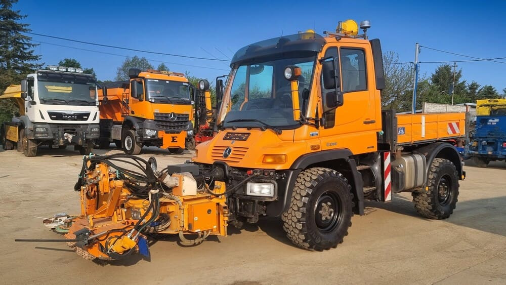 MERCEDES-BENZ Unimog U300 - Veículo municipal/ Especial: foto 4 MERCEDES-BENZ Unimog U300 - Veículo municipal/ Especial: foto 4