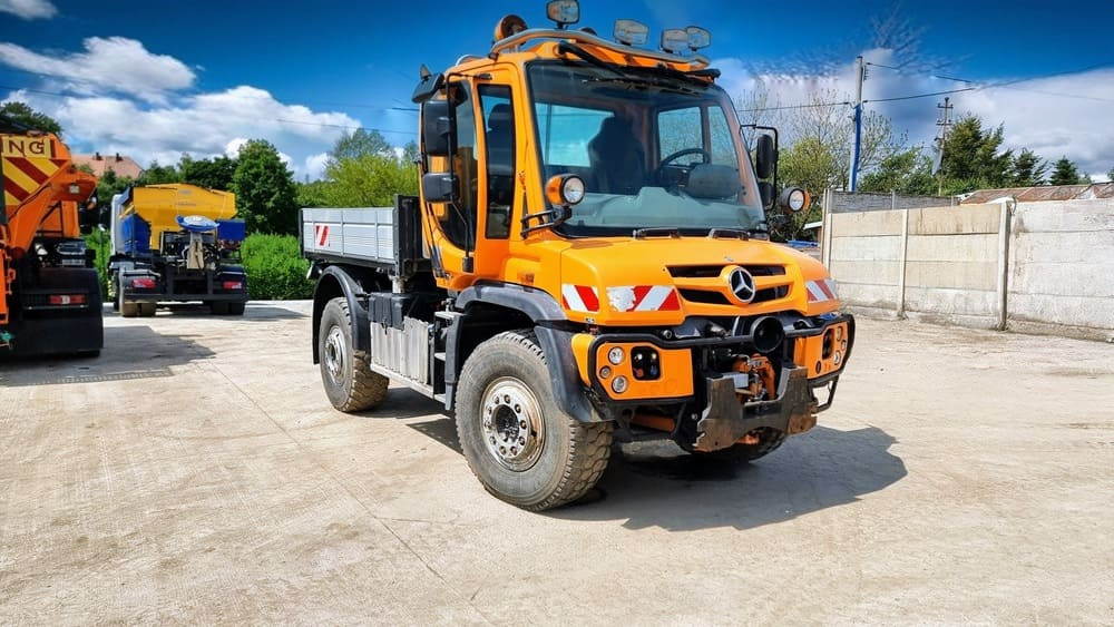 Mercedes-Benz Unimog U527 - Veículo municipal/ Especial: foto 1 Mercedes-Benz Unimog U527 - Veículo municipal/ Especial: foto 1