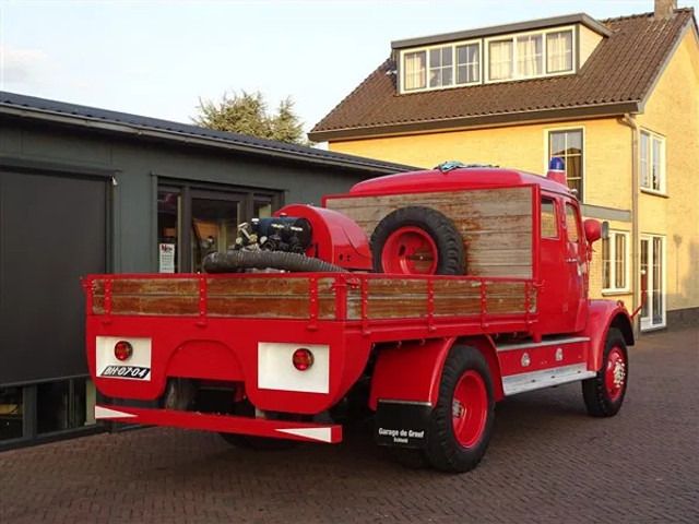 Mercedes-Benz LP 1117 4x4 TURBO Motor Brandweerauto Vw motor met Waterpomp in openlaadbak - Carro de bombeiro: foto 2 Mercedes-Benz LP 1117 4x4 TURBO Motor Brandweerauto Vw motor met Waterpomp in openlaadbak - Carro de bombeiro: foto 2