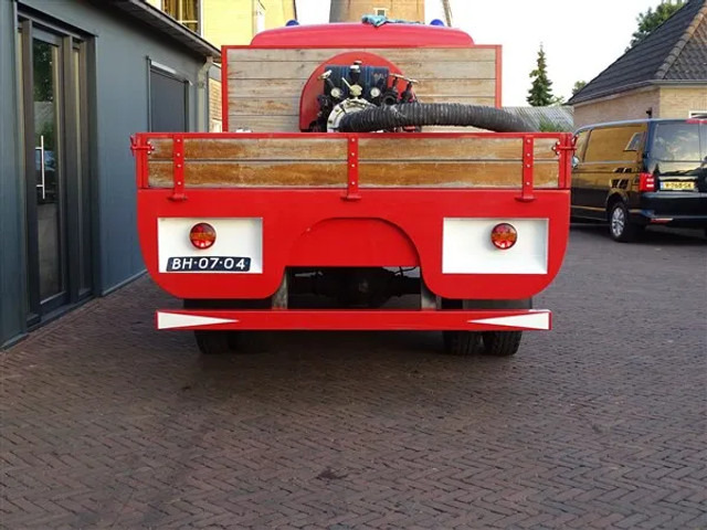 Mercedes-Benz LP 1117 4x4 TURBO Motor Brandweerauto Vw motor met Waterpomp in openlaadbak - Carro de bombeiro: foto 3 Mercedes-Benz LP 1117 4x4 TURBO Motor Brandweerauto Vw motor met Waterpomp in openlaadbak - Carro de bombeiro: foto 3