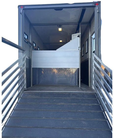 Scania P250 Horse Truck - Camião de transporte de cavalos: foto 4 Scania P250 Horse Truck - Camião de transporte de cavalos: foto 4