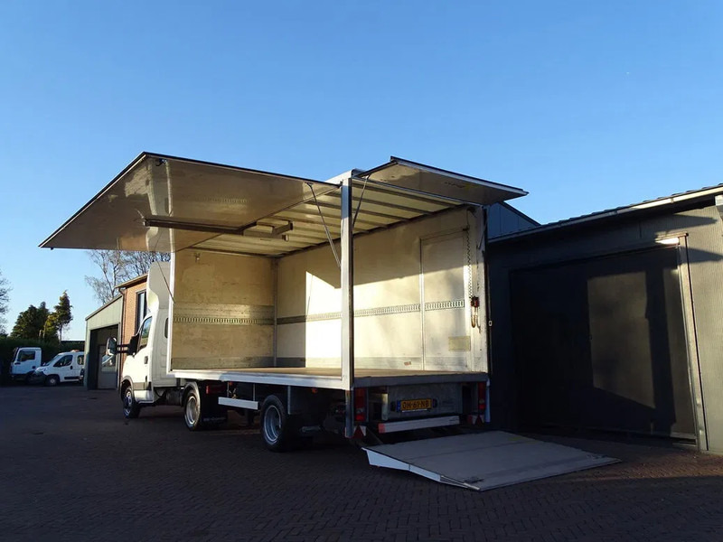 Iveco Daily 35C17 Be combinatie be trekker podium oplegger 3080 KG laadvm. 1.5 Ton Laadklep - Tractor: foto 4 Iveco Daily 35C17 Be combinatie be trekker podium oplegger 3080 KG laadvm. 1.5 Ton Laadklep - Tractor: foto 4