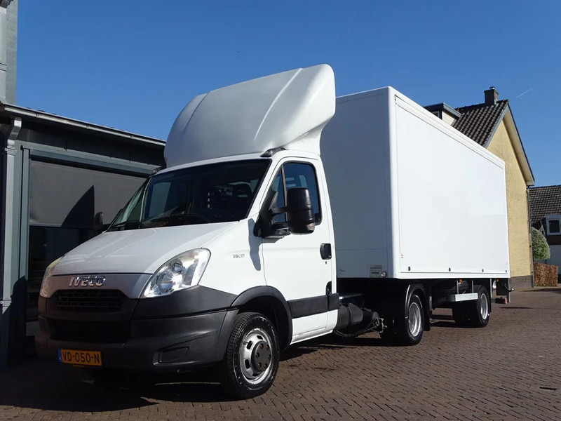 Iveco Daily 35C17 Podium oplegger 3800 KG LAADVERMOGEN LAADKLEP 1500 KG - Tractor: foto 2 Iveco Daily 35C17 Podium oplegger 3800 KG LAADVERMOGEN LAADKLEP 1500 KG - Tractor: foto 2