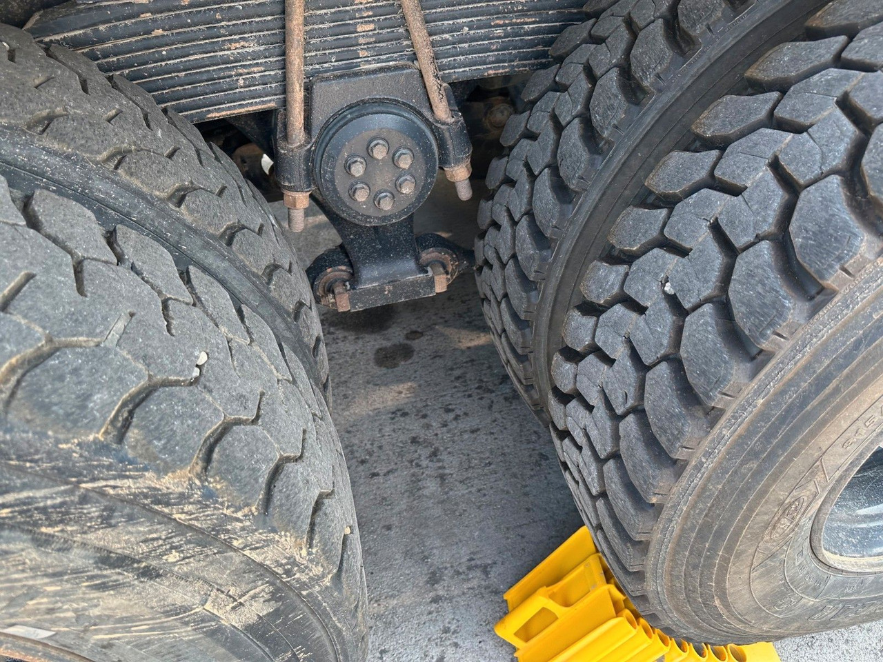 MAN TGS 35.510 8X4 Motorschaden - Camião basculante: foto 5 MAN TGS 35.510 8X4 Motorschaden - Camião basculante: foto 5