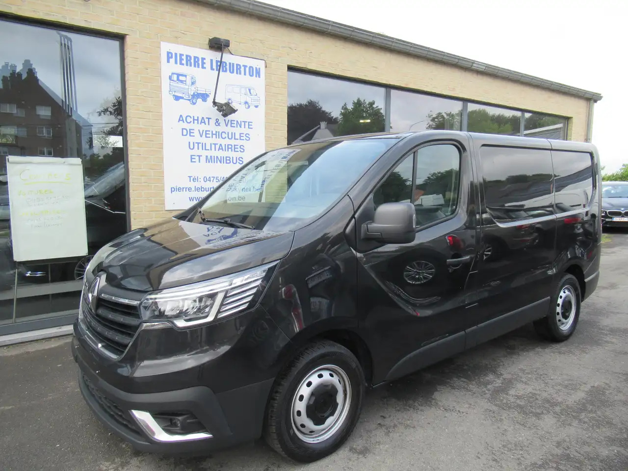 Renault Trafic L1H1 clim, navi cruise 14800€+tva/btw - Furgão: foto 1 Renault Trafic L1H1 clim, navi cruise 14800€+tva/btw - Furgão: foto 1