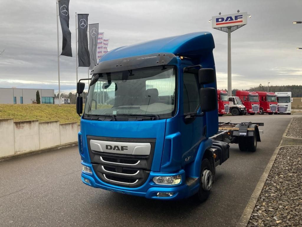 DAF LF 210 FA Standheizung / 5.00m Rd / 7.490kg - Camião chassi: foto 4 DAF LF 210 FA Standheizung / 5.00m Rd / 7.490kg - Camião chassi: foto 4