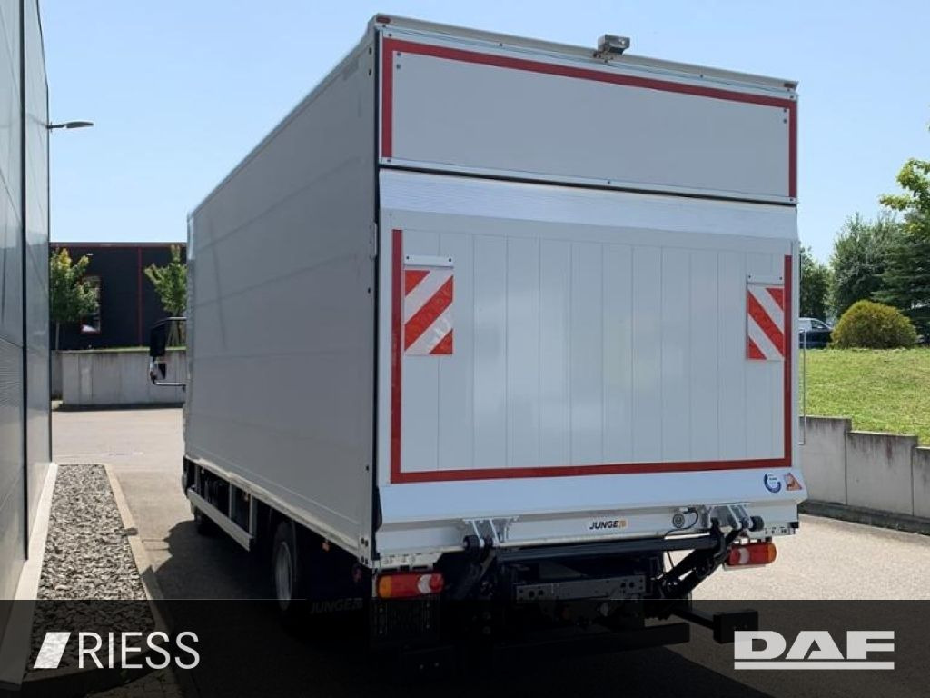 DAF XB 210 FA 7,49 to Koffer LBW Klima Automatik - Carrinha de contentor: foto 4 DAF XB 210 FA 7,49 to Koffer LBW Klima Automatik - Carrinha de contentor: foto 4