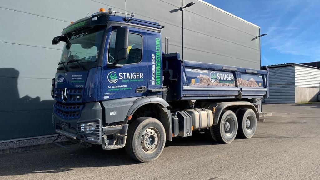 Mercedes-Benz Arocs AHK AUT Kam. KlimaA LM Massage Navi - Camião basculante: foto 1 Mercedes-Benz Arocs AHK AUT Kam. KlimaA LM Massage Navi - Camião basculante: foto 1