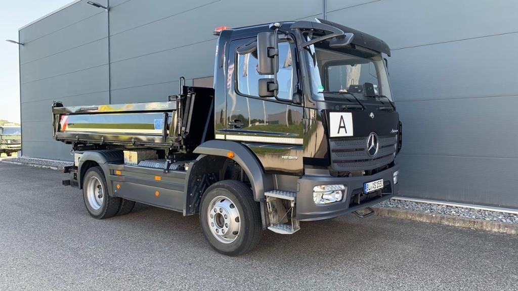 Mercedes-Benz Atego 1530 Allradkipper 4x4 Kam. AUT LED AHK - Camião basculante: foto 1 Mercedes-Benz Atego 1530 Allradkipper 4x4 Kam. AUT LED AHK - Camião basculante: foto 1