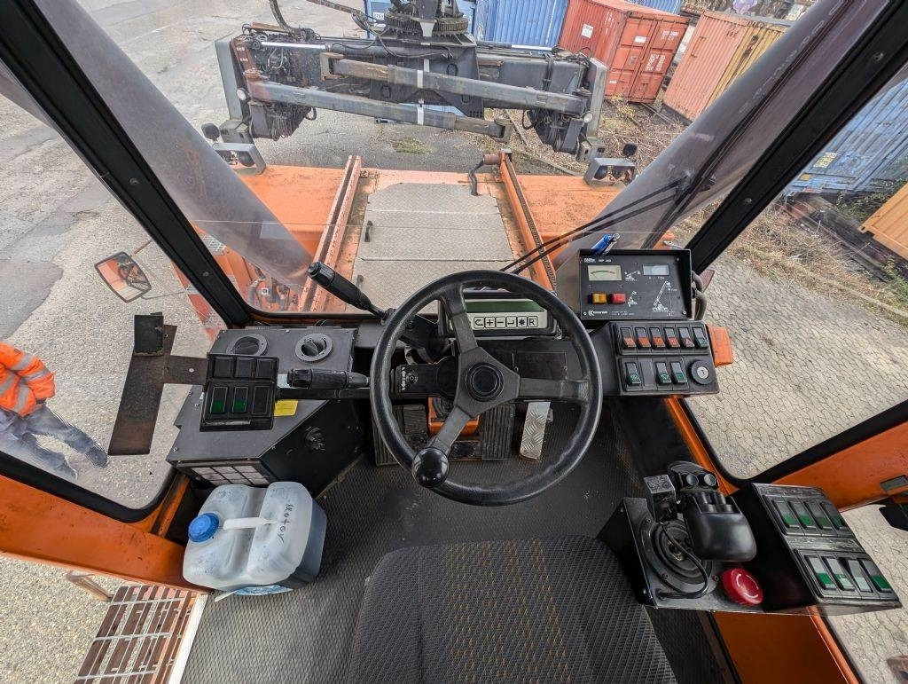 Reachstacker porta contentores Kalmar DC4560RC4: foto 9