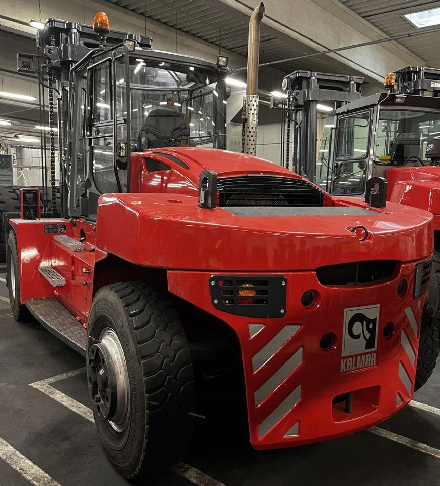 Kalmar DCG120-12 - Empilhadeira a diesel: foto 4 Kalmar DCG120-12 - Empilhadeira a diesel: foto 4