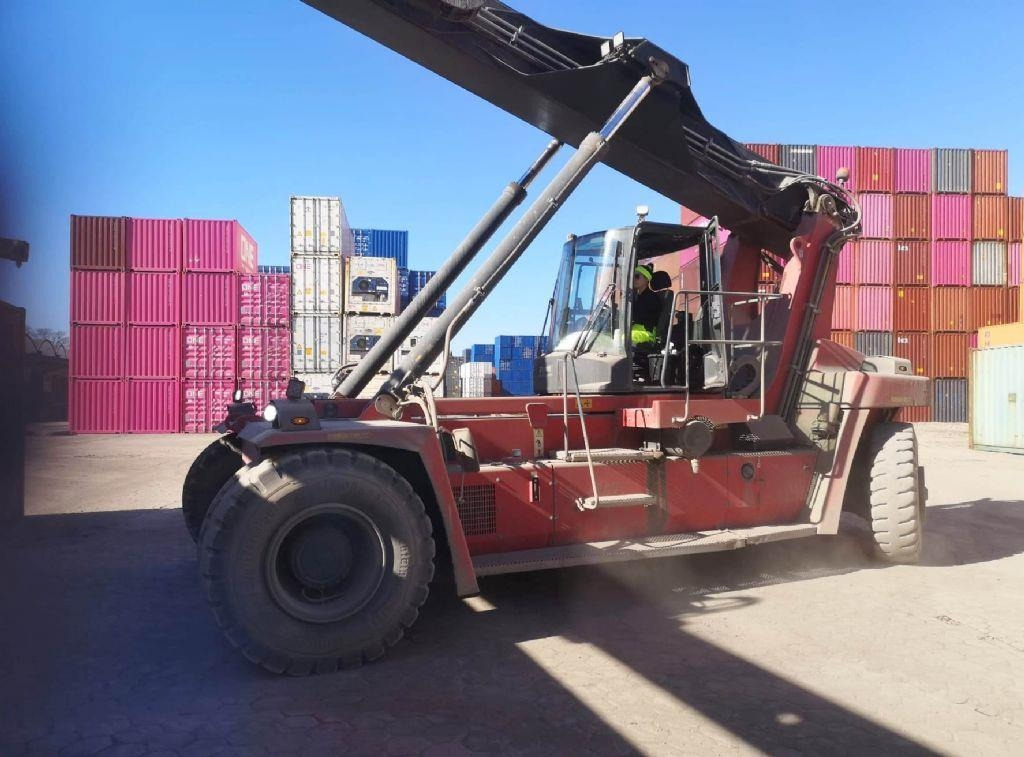 Kalmar DRG100-54S6 - Reachstacker porta contentores: foto 3 Kalmar DRG100-54S6 - Reachstacker porta contentores: foto 3