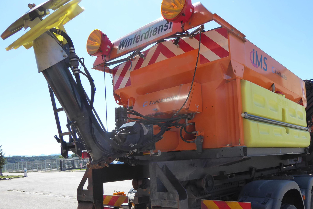 KÜPPER-WEISSSER/GMEINER/BUCHER Feuchtsalzstreuer Salzstreuer Streuer auf Abrollgestell - Espalhador de areia/ Sal por Camião polibenne: foto 2 KÜPPER-WEISSSER/GMEINER/BUCHER Feuchtsalzstreuer Salzstreuer Streuer auf Abrollgestell - Espalhador de areia/ Sal por Camião polibenne: foto 2