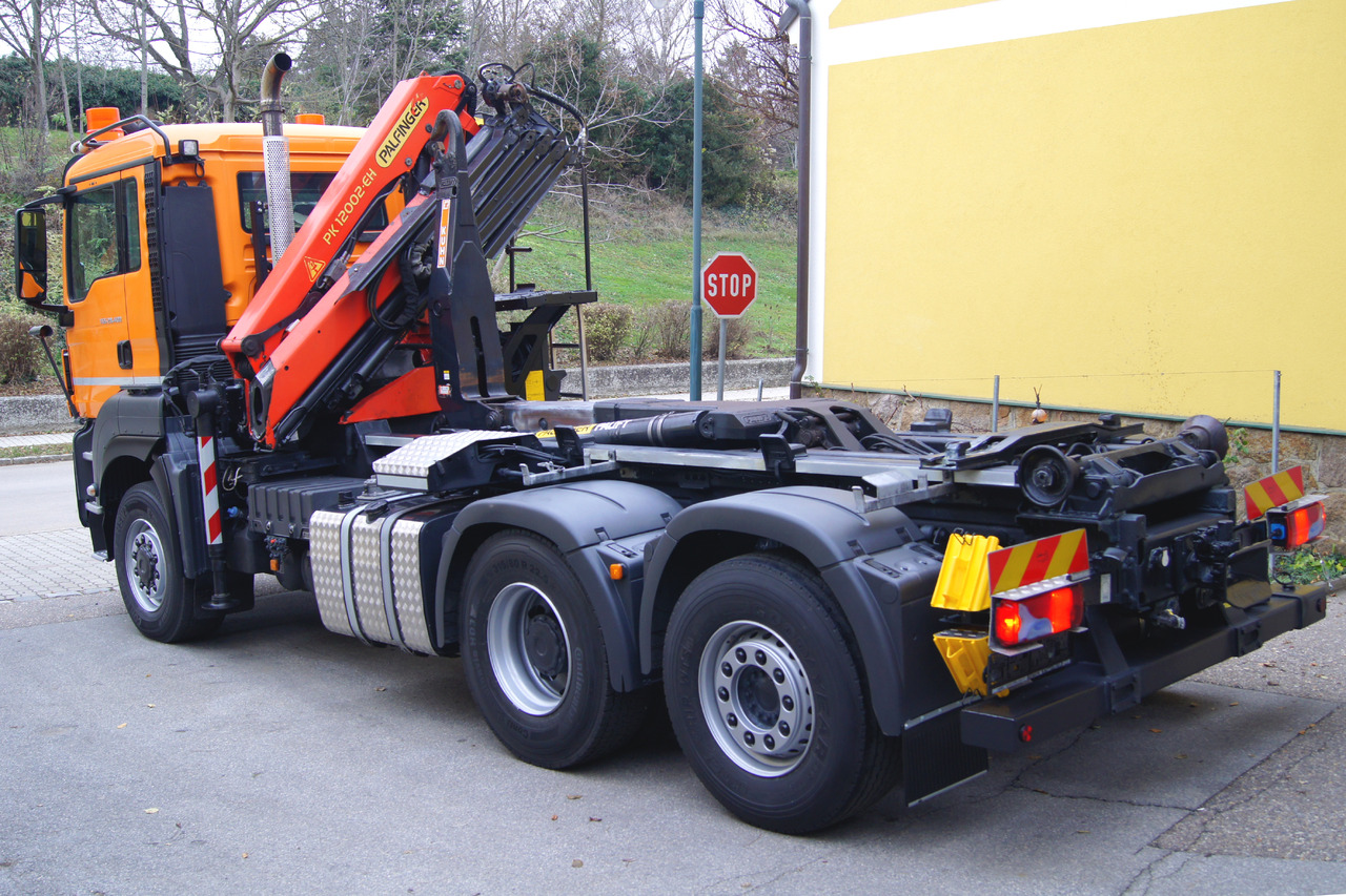 MAN TGS 28.400 BL 6x4-4/PK 12002 D/PALIFT/Winterdienst/Streuer/Pflug - Camião polibenne, Camião grua: foto 3 MAN TGS 28.400 BL 6x4-4/PK 12002 D/PALIFT/Winterdienst/Streuer/Pflug - Camião polibenne, Camião grua: foto 3