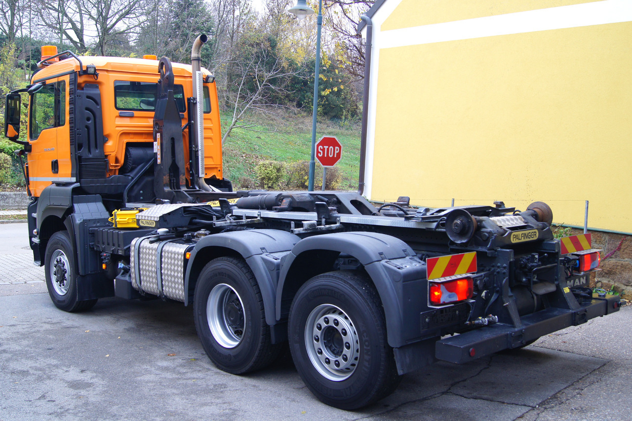 MAN TGS 28.400 BL 6x4-4/TÜV/PALIFT/Winterdienst/Salzstreuer/Streuer/Schneepflug - Veículo limpa-neves: foto 5 MAN TGS 28.400 BL 6x4-4/TÜV/PALIFT/Winterdienst/Salzstreuer/Streuer/Schneepflug - Veículo limpa-neves: foto 5