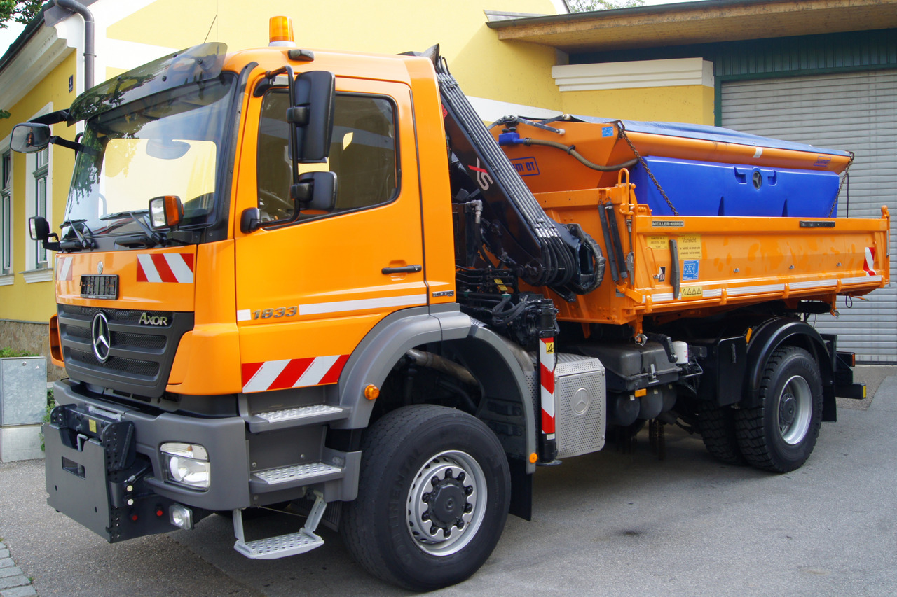 MERCEDES-BENZ AXOR 1833 4x4/TÜV/Eur4/HIAB 088/MEILLER/Winterdienst/Salzstreuer - Camião basculante, Camião grua: foto 2 MERCEDES-BENZ AXOR 1833 4x4/TÜV/Eur4/HIAB 088/MEILLER/Winterdienst/Salzstreuer - Camião basculante, Camião grua: foto 2