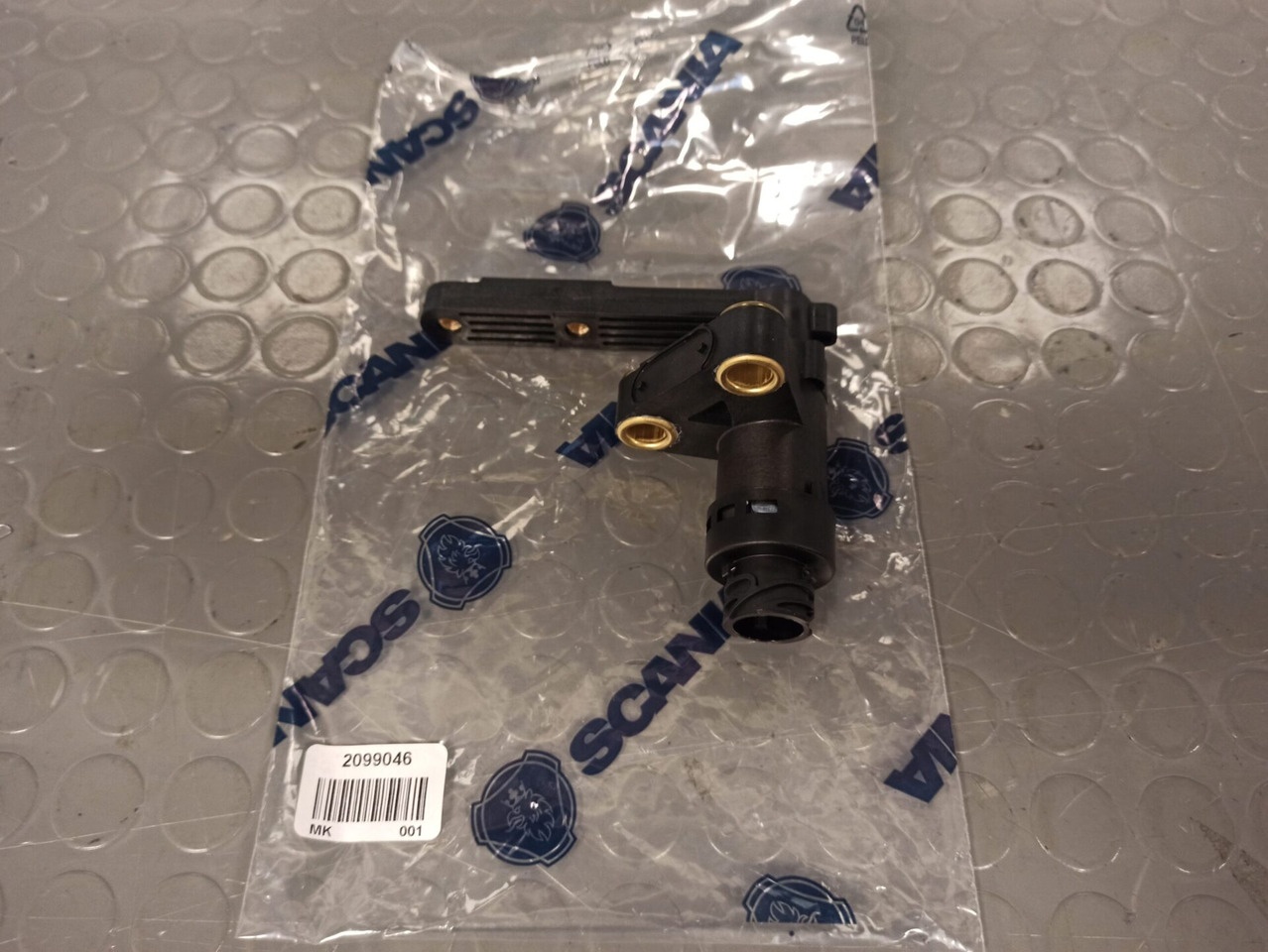 SCANIA LEVEL SENSOR - 2099046 - Eixo e peças por Camião: foto 1 SCANIA LEVEL SENSOR - 2099046 - Eixo e peças por Camião: foto 1