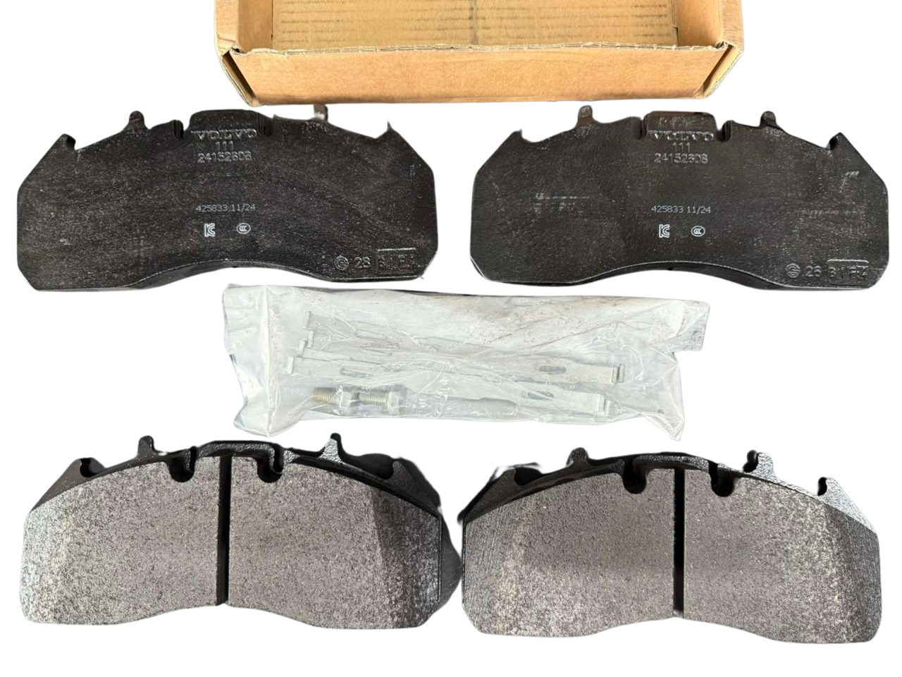 VOLVO BRAKE PADS 24204886 - Pastilhas de freio por Camião: foto 3 VOLVO BRAKE PADS 24204886 - Pastilhas de freio por Camião: foto 3