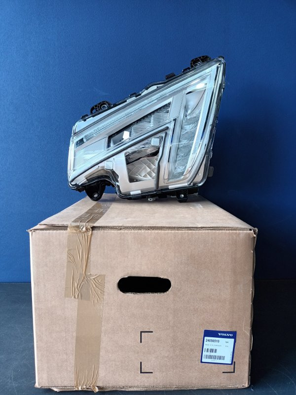 VOLVO HEADLAMP 24056510, 23752671 - Farol dianteira por Camião: foto 1 VOLVO HEADLAMP 24056510, 23752671 - Farol dianteira por Camião: foto 1