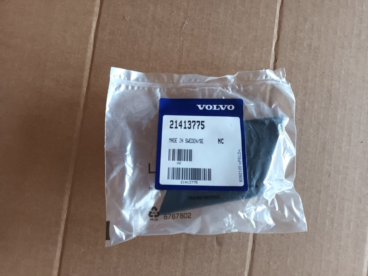 VOLVO LAMP LID RIGHT - 21413775 - Iluminação por Camião: foto 1 VOLVO LAMP LID RIGHT - 21413775 - Iluminação por Camião: foto 1