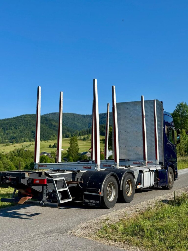SCANIA 650 V8 6X4 - Camião de transporte de madeira: foto 5 SCANIA 650 V8 6X4 - Camião de transporte de madeira: foto 5