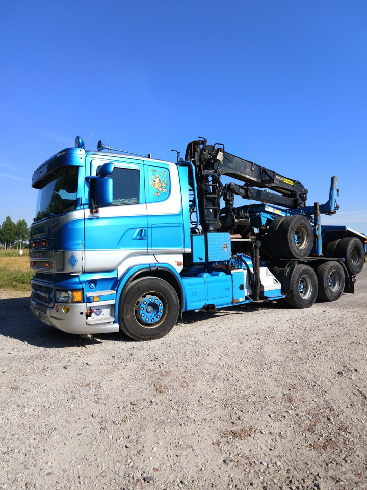 SCANIA R620 V8 - Camião de transporte de madeira, Camião grua: foto 2 SCANIA R620 V8 - Camião de transporte de madeira, Camião grua: foto 2