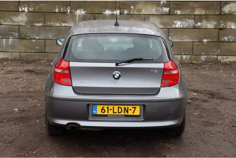 BMW 1 Serie 116i - Sedan: foto 5 BMW 1 Serie 116i - Sedan: foto 5