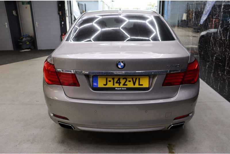 BMW 7 Serie 750i XDRIVE - Sedan: foto 5 BMW 7 Serie 750i XDRIVE - Sedan: foto 5
