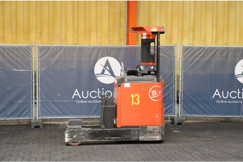 BT RR B7 - Empilhador retráctil: foto 1 BT RR B7 - Empilhador retráctil: foto 1