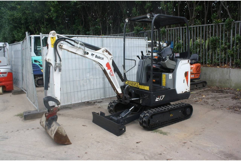Bobcat E17 - Mini escavadeira: foto 1 Bobcat E17 - Mini escavadeira: foto 1