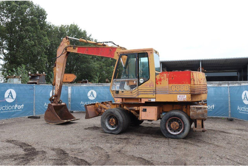 Case 688B-P - Escavadeira de rodas: foto 3 Case 688B-P - Escavadeira de rodas: foto 3