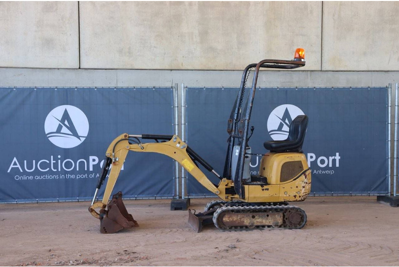 Caterpillar 300.9D - Mini escavadeira: foto 1 Caterpillar 300.9D - Mini escavadeira: foto 1