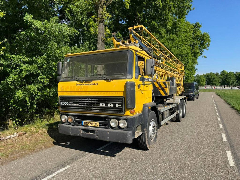 DAF 2500 - Camião grua: foto 3 DAF 2500 - Camião grua: foto 3