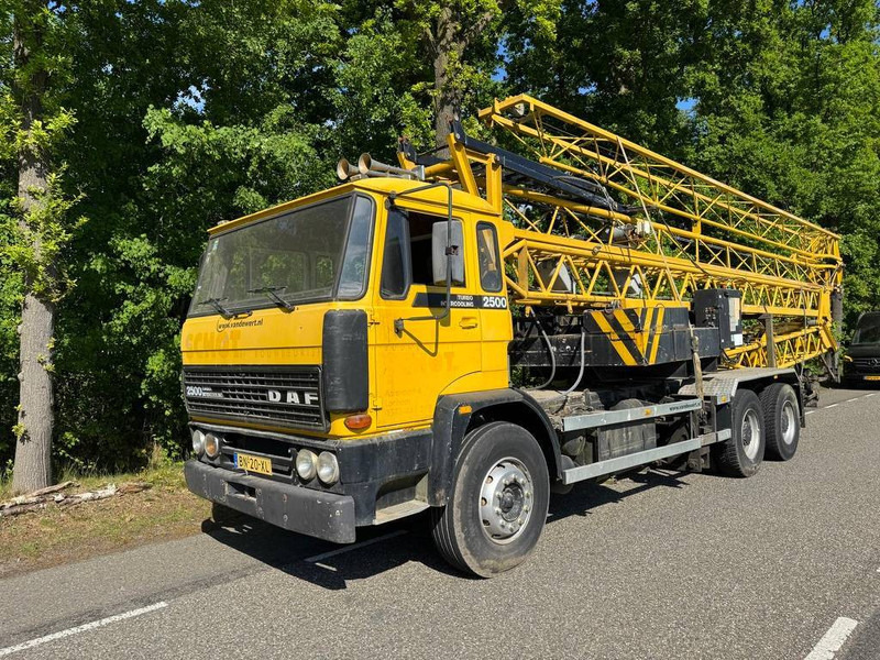 DAF 2500 - Camião grua: foto 1 DAF 2500 - Camião grua: foto 1